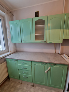 Кухонный гарнитур (4 фото из 4)