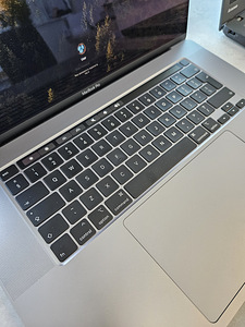 APPLE MACBOOK PRO A2141 (16'' 2019) i9-9880H/32/512/Radeon (4 foto / 6)