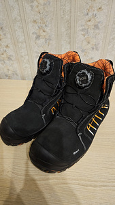 Sievi (Soome) premium-kaitsejalatsid—uued. (2 foto / 6)