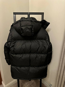 HUGO BOSS (8 фото из 8)