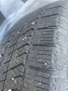 Шины 225/60/18 Bridgestone (3 фото из 3)