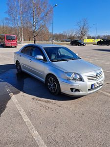 Toyota avensis (1 foto / 6)