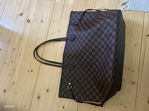 Сумка Louis Vuitton (3 фото из 3)