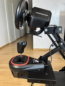 Thrustmaster T248 + Thrustmaster TH8S Shifter + подставка (7 фото из 10)