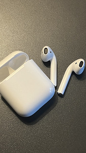 Airpods 2 (3 фото из 5)