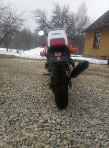 Yamaha FZR 600 (3 foto / 5)