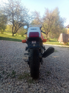 Yamaha FZR 600 (3 foto / 6)