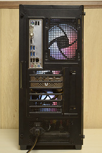 Gaming PC | RTX 4060 | RYZEN 5 5600 (6 foto / 8)