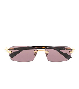 Солнцезащитные очки Gucci (3 фото из 3)