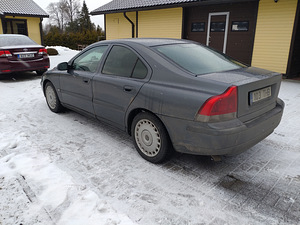 Volvo s60 (4 фото из 7)
