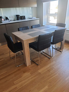 Dining table and 6 chairs for sale (1 foto / 1)