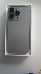 iPhone 15 pro 512gb (3 foto / 4)