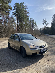 Golf V 1.6 75kw (2 foto / 5)