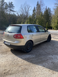 Golf V 1.6 75kw (3 foto / 5)