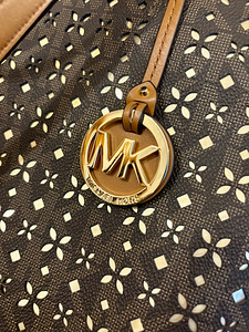 Käekott Michael Kors (5 foto / 6)