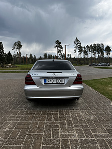 Мерседес Бенц Е220 2003 (4 фото из 13)