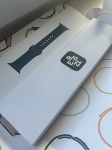 Apple Watch SE 44mm (1 foto / 2)