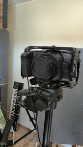Blackmagic 4k (BMPCC 4K) + simrig, batteries, sigma 15-35mm (1 foto / 10)