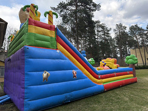 Täispuhutav batuut 12×6×7 m, heas seisukorras + 2 kompressor (6 foto / 6)