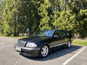 Mercedes C200 универсал (1 фото из 7)