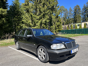 Mercedes C200 универсал (2 фото из 7)