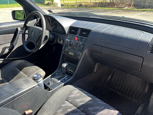 Mercedes C200 универсал (4 фото из 7)