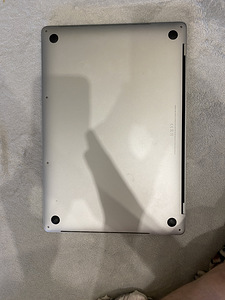 Macbook Pro 2018 (3 foto / 5)