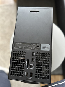 Xbox Series X (2 фото из 2)