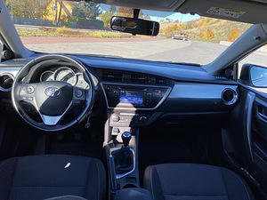 Продам Toyota Auris 2014г. (5 фото из 11)