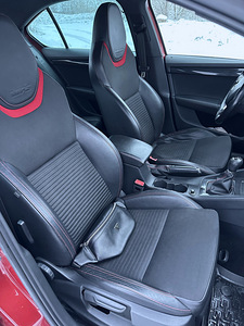 Škoda Octavia VRS 2.0 (13 foto / 15)