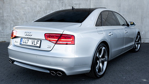 Audi A8 Long President klassi 3.0 184kW (6 foto / 15)