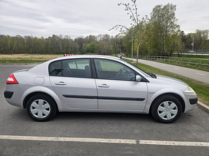 Renault Megane 2 (7 foto / 15)