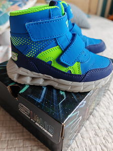 Skechers saapad (1 foto / 7)