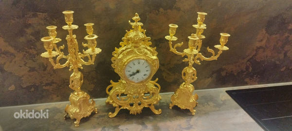 Антикварные настольные часы и подсвечники (фото #1)