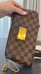 Оригинальная Louis Vuitton Damier Ebene Eva Crossbody (3 фото из 4)
