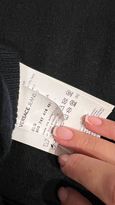 Versace kampsun ( 50% wool), seljas väga ilus (2 foto / 3)