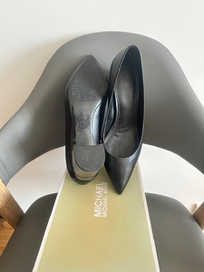 Naturaalsest nahast naiste kingad Michael Kors suurus 41 (4 foto / 5)