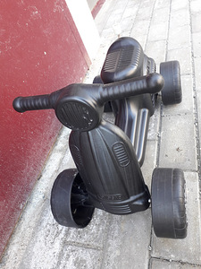 Plasto scooter (2 foto / 3)