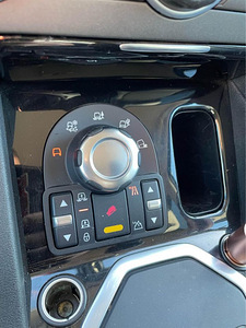 M/V Land Rover Discovery 4 2010 180kw (7 foto / 9)
