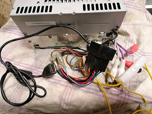 CLARION CX501 2DIN USB (2 foto / 2)