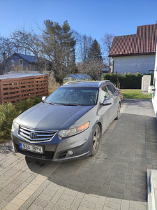 Honda accord (2 foto / 2)