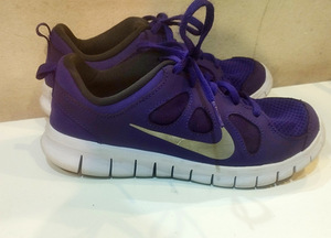 Кроссовки Nike (2 фото из 2)