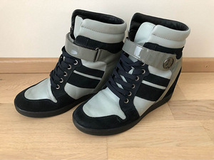 Кроссовки armani (2 фото из 3)