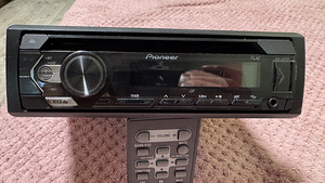 Автомагнитола Pioneer (1 фото из 3)