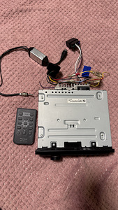 Автомагнитола Pioneer (2 фото из 3)