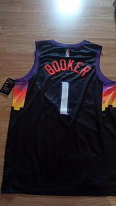 Devin Bookeri NBA särk (2 foto / 2)