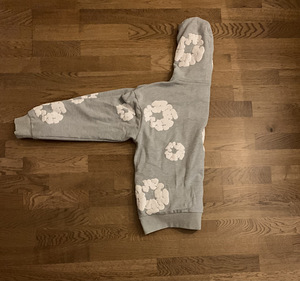 Denim Tears (2 фото из 6)