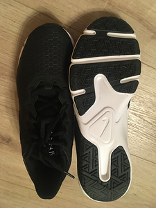 Uued Nike tossud/ botased s 43(44) (6 foto / 6)