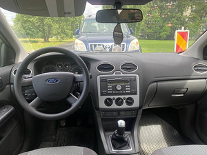 Ford Focus 2 2006 (5 foto / 14)