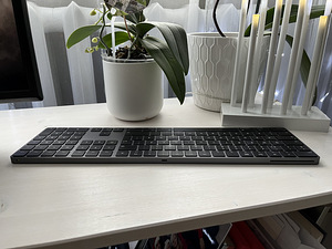 Apple klaviatuur must koos numpadiga SWE (2 foto / 2)
